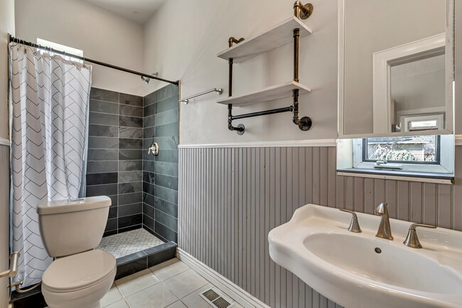 Building Photo - 2268 S 900 E