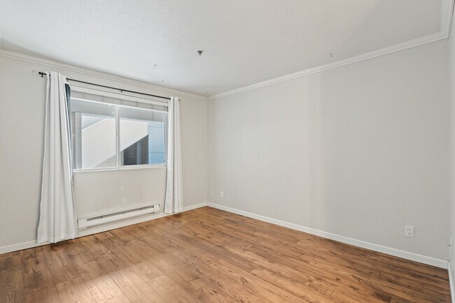 Building Photo - 1311 12th Ave S