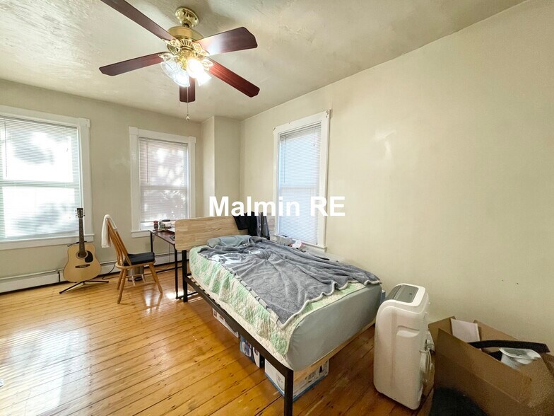 Building Photo - 19 Sachem St