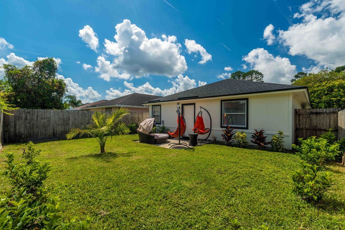 Building Photo - 2658 Sam Houston Pl