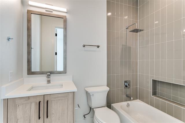 Building Photo - 5609 Live Oak St