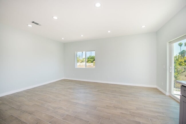 Building Photo - Brand New Home