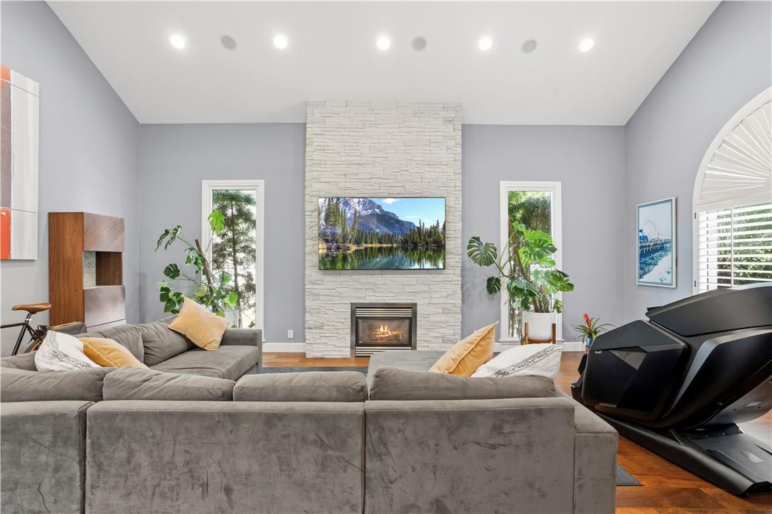 Building Photo - 129 N Crescent Heights Blvd