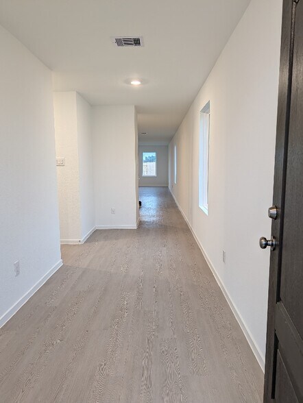 Building Photo - 447 Southern Magnolia Wy