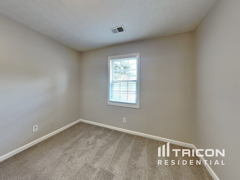Building Photo - 4073 Red Laurel Way SW