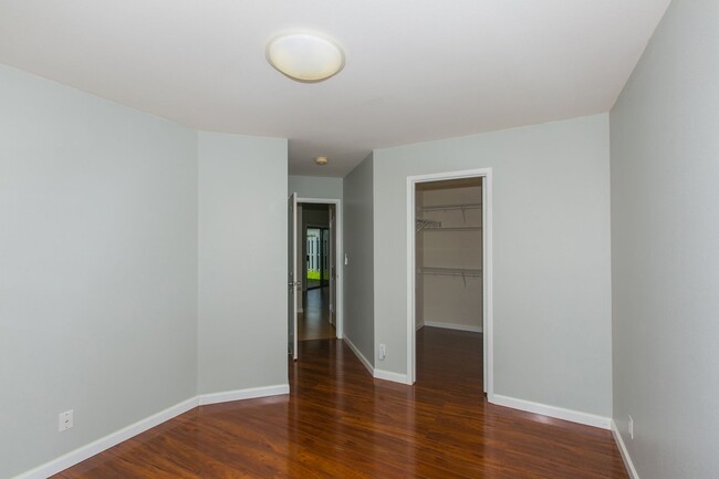 Building Photo - BACK ON MARKET**Single level spacious home...