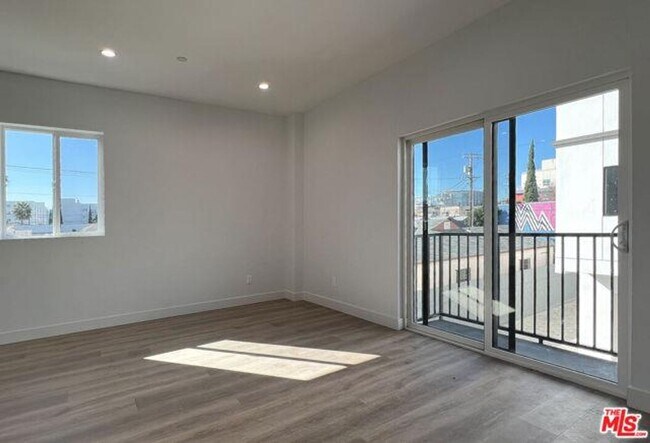 Building Photo - 5616.5 Fulcher Ave