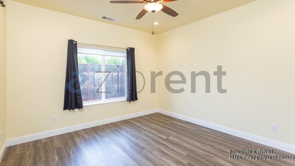 Building Photo - 1313 Crestview Ct