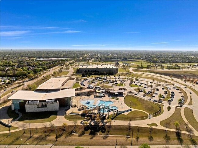 Building Photo - 7305 Oak Leaf Dr