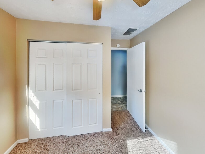 Building Photo - 7109 E 14th St