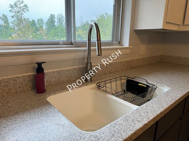 Building Photo - 2307 Arroyo Dr