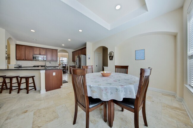 Building Photo - 102 Buck Trail Pl