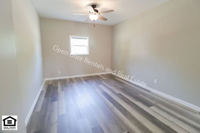 Building Photo - 317 W Masterson Ave