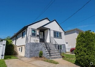 Building Photo - 31 Graywood Rd