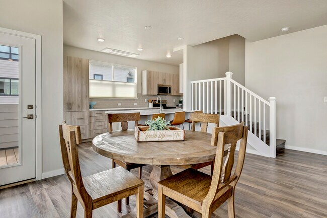 Building Photo - 3537 N Prospect Ln