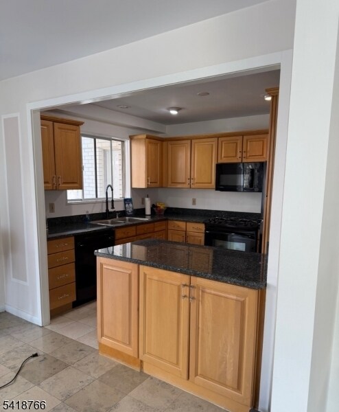 Building Photo - 1375 River Rd