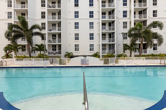 Building Photo - 255 Evernia St