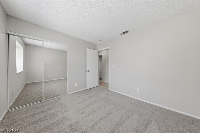 Building Photo - 735 Stonecliff Way