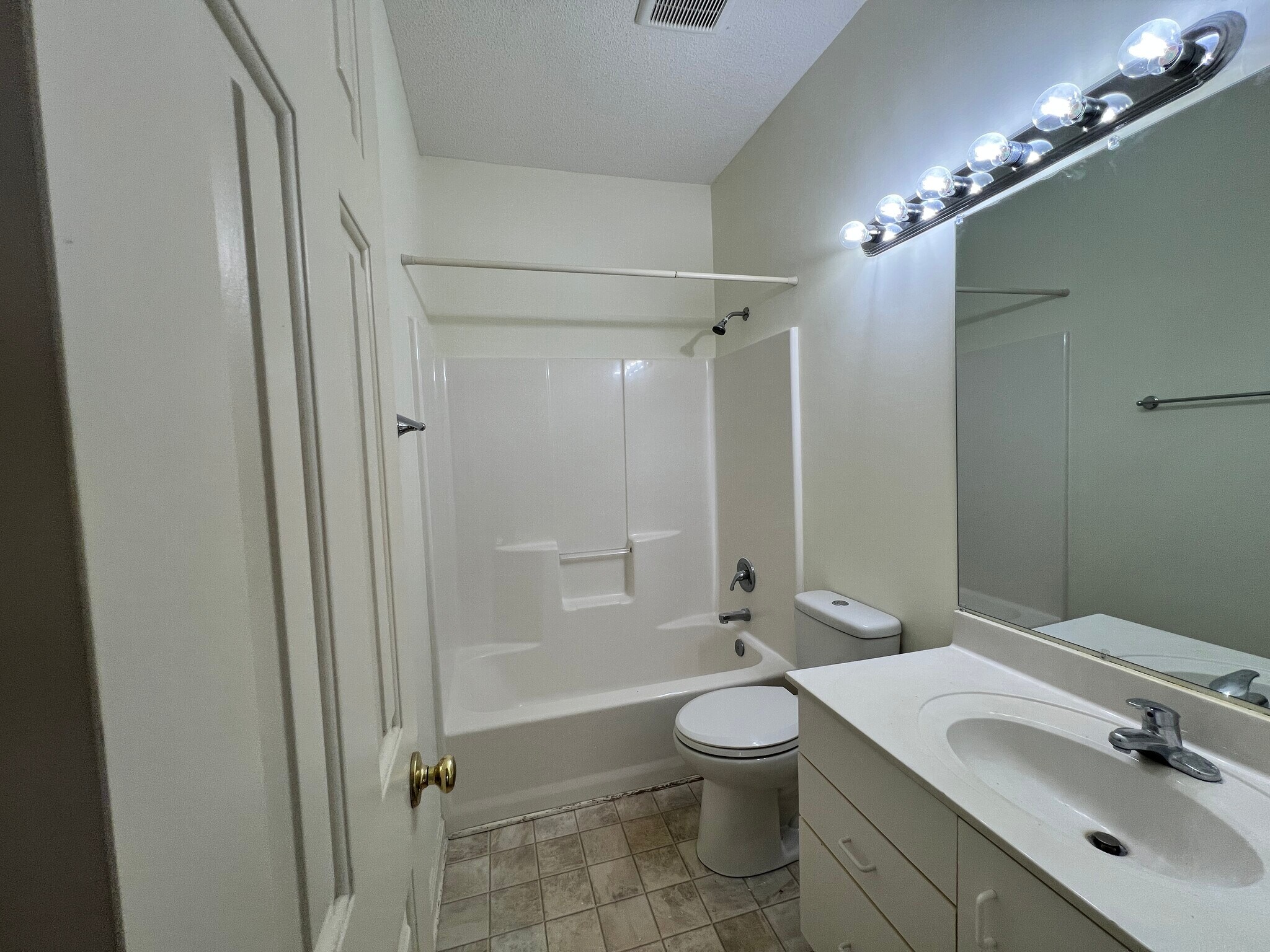 Building Photo - 1600 Sturdivant Dr