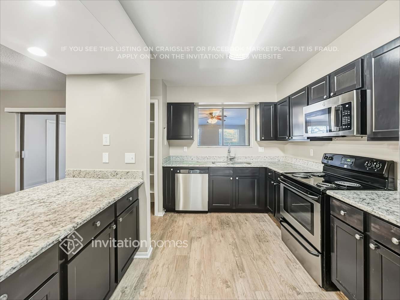 Building Photo - 951 Waverly Dr