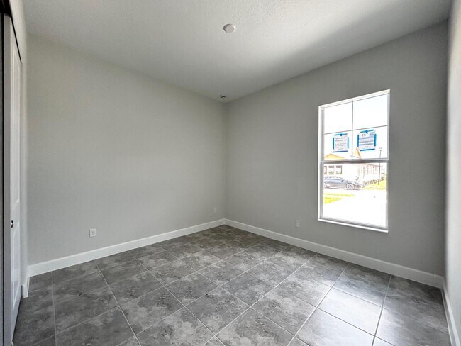 Building Photo - 15192 Wildwood Cir
