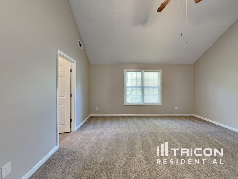 Building Photo - 200 Sasnett Dr