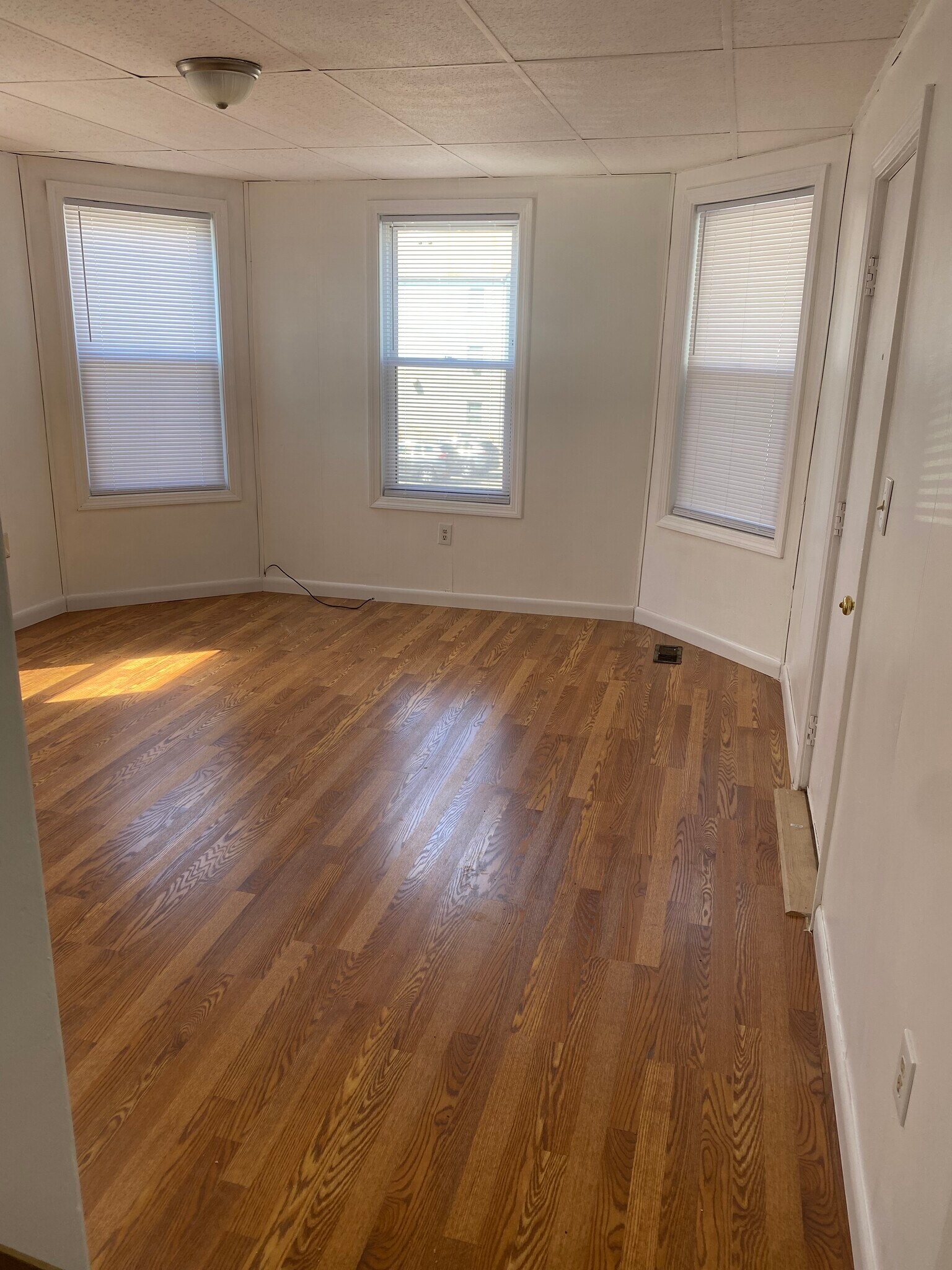 Building Photo - 8 E Kendall St