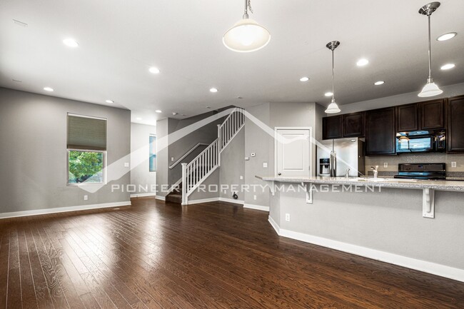 Building Photo - 8485 Redpoint Way