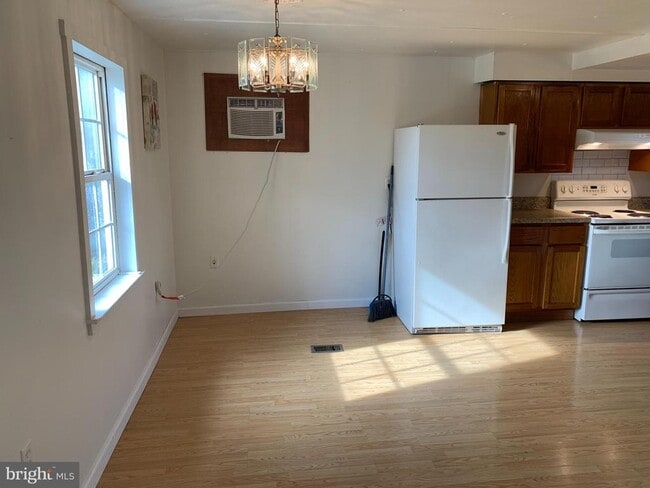 Building Photo - 729 Dollar Lane