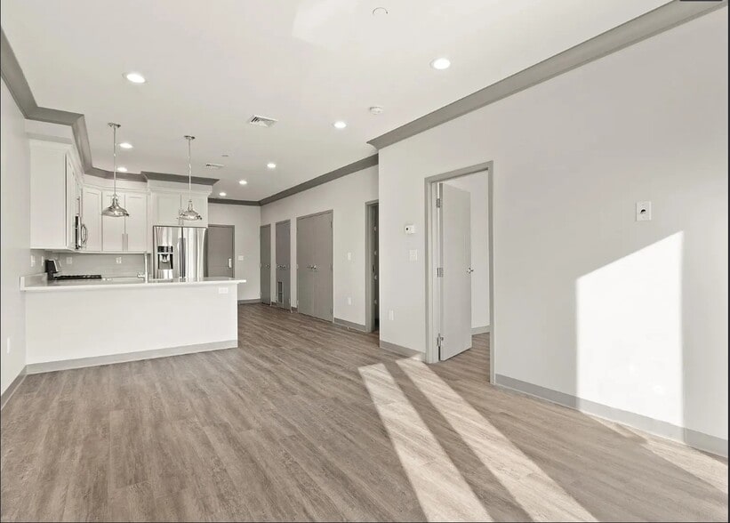 Building Photo - 18 Preble St