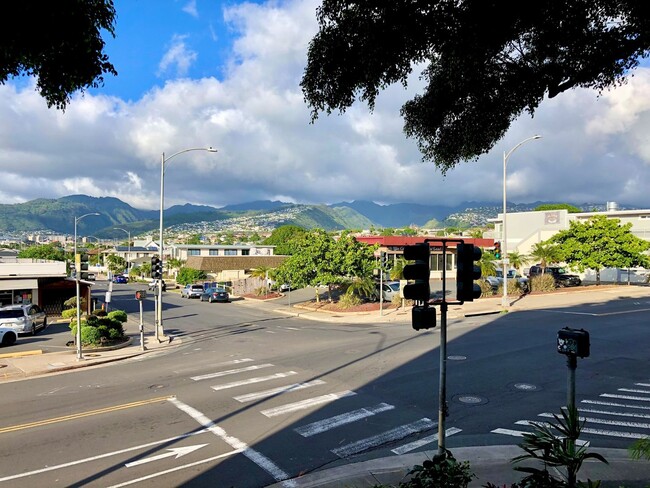 Building Photo - Pet Friendly - Diamond Head Hillside 2BR/1...