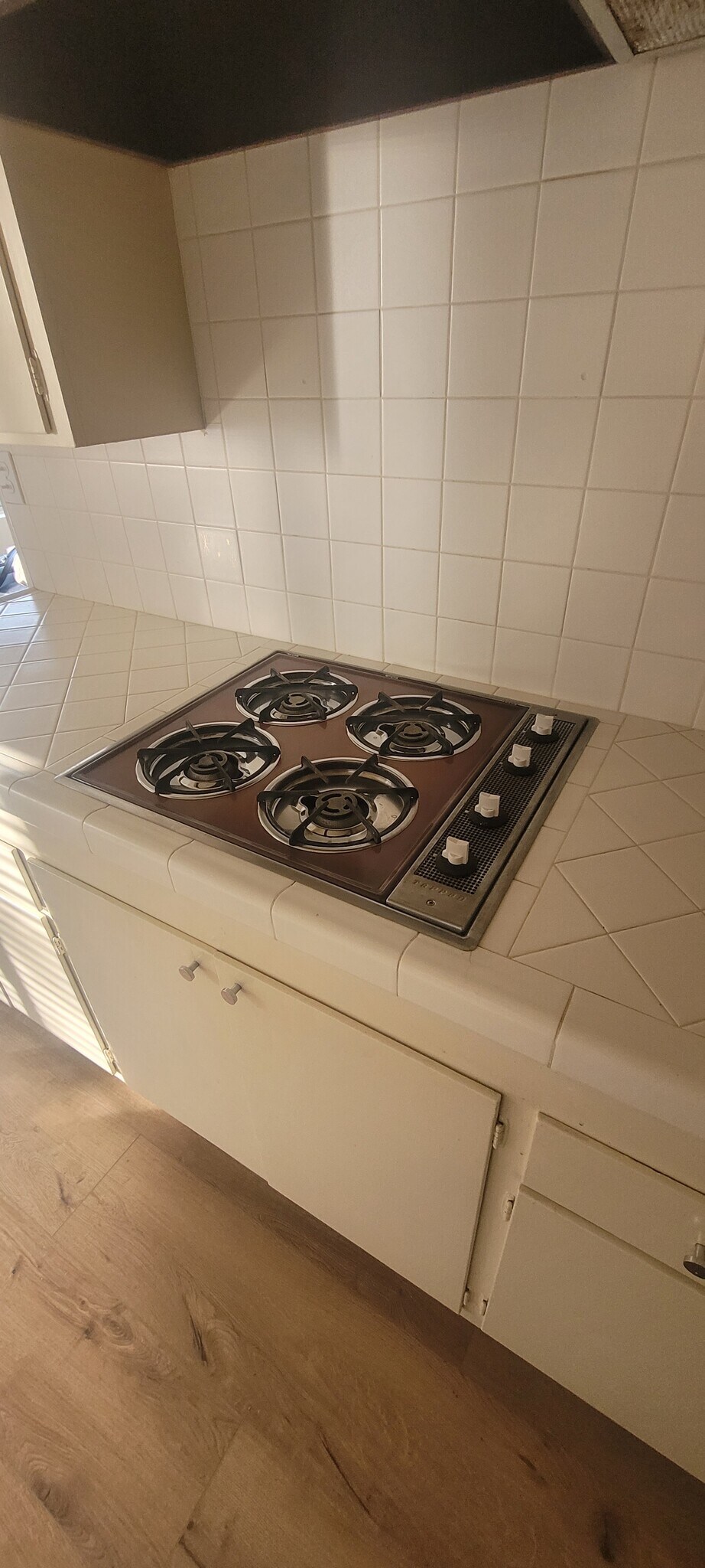 Building Photo - 8934 Wonderland Ave