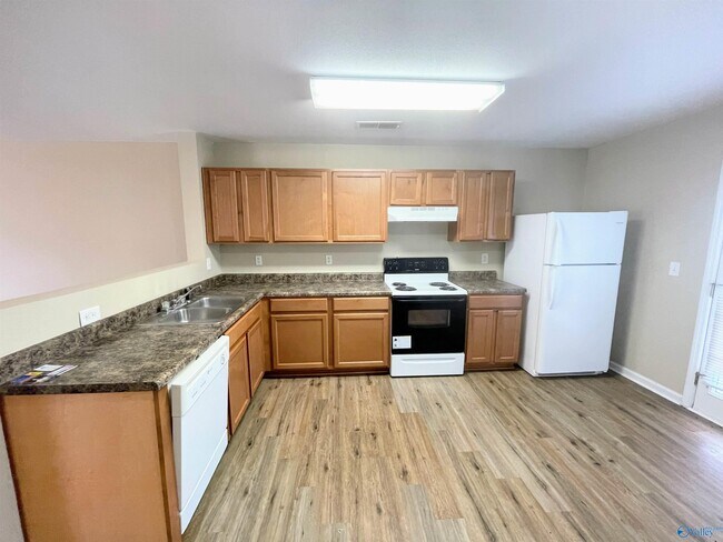 Building Photo - 229 Whitestone Dr NE