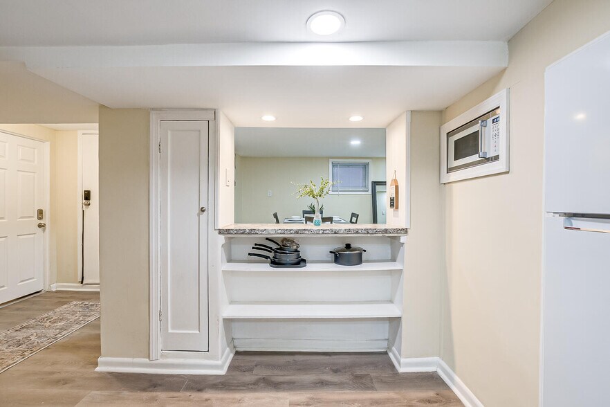 Building Photo - 46 Van Houten Ave