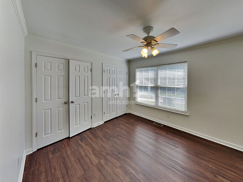 Building Photo - 122 Tanager Ln