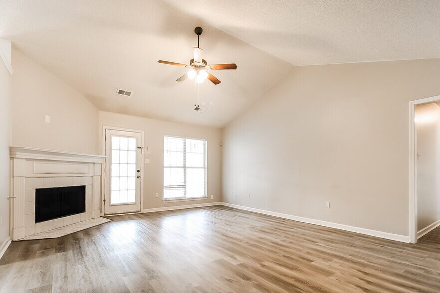 Building Photo - 1805 Steeplechase Cove