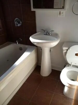 Building Photo - 1346.5 W Estes Ave