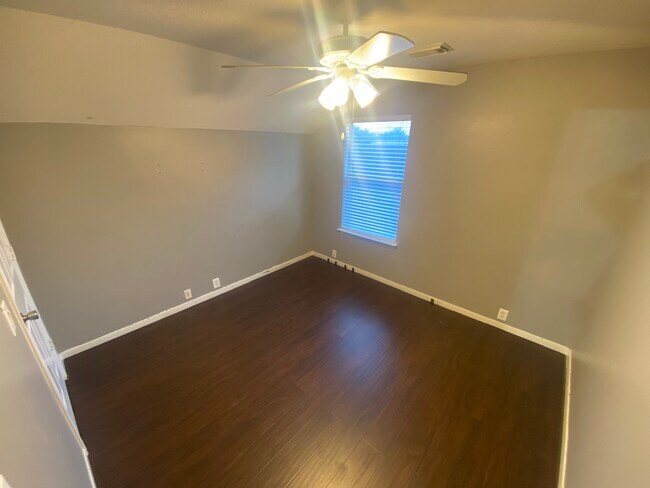 Building Photo - 16602 Grenada Falls Dr