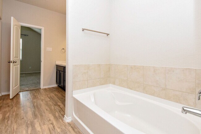 Building Photo - 5530 Redwood Summit Ln