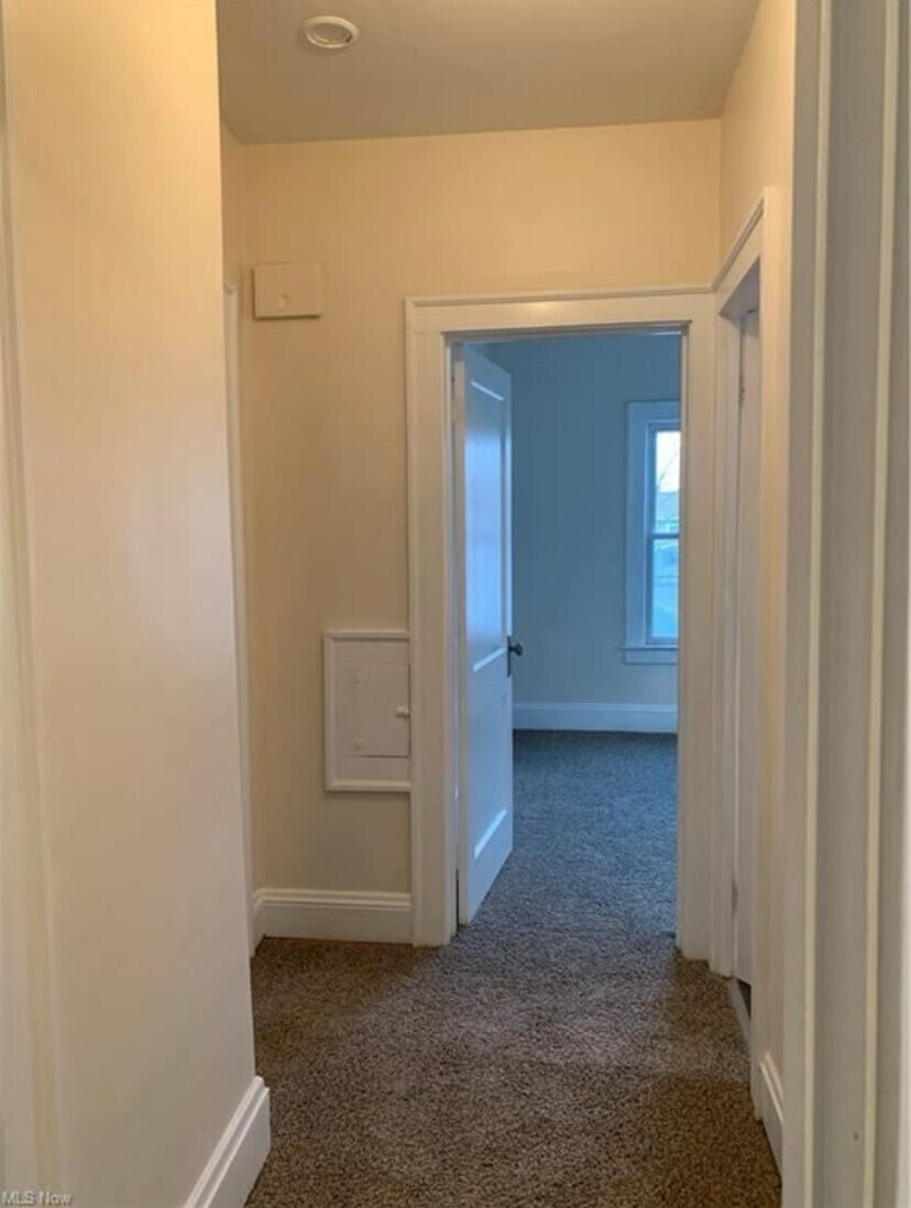 Building Photo - 2077 Lewis Dr