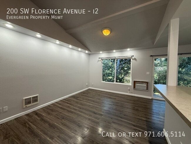 Building Photo - 200 SW Florence Ave