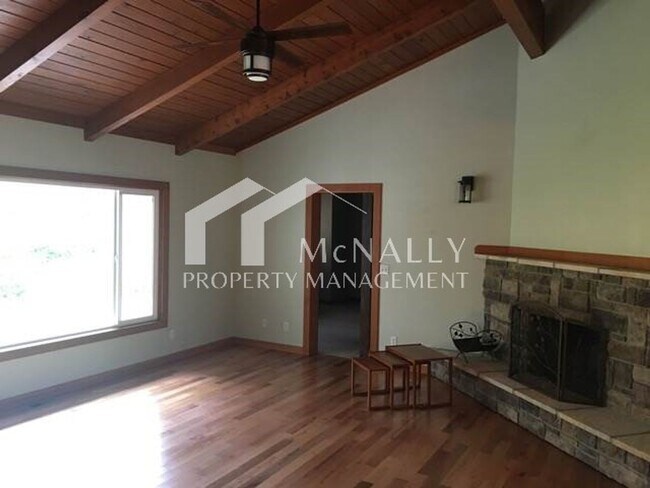 Building Photo - 3 bedroom Craftsman Home near Narrows & Uptown