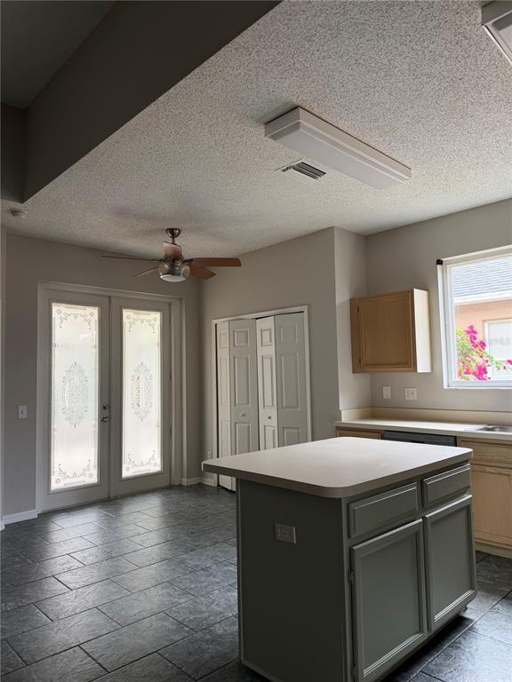 Building Photo - 919 Grand Canyon Dr