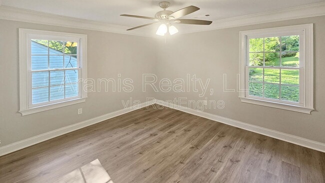 Building Photo - 494 Birney St NE