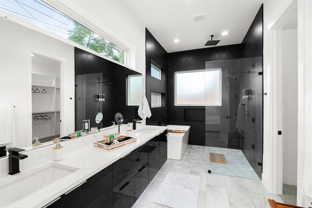 Building Photo - 4811 Cowan Ave