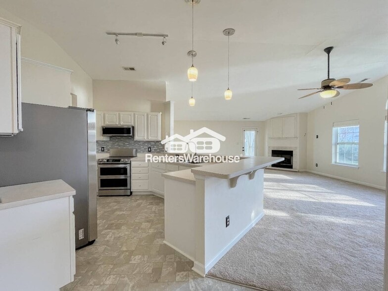 Building Photo - 1009 Hawthorne Farm Terrace