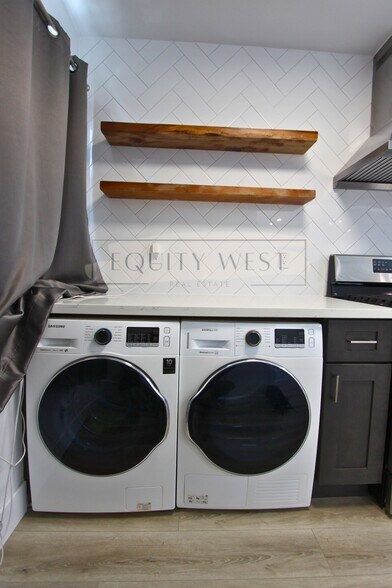 3506 in unit laundry - 3506 Suter St