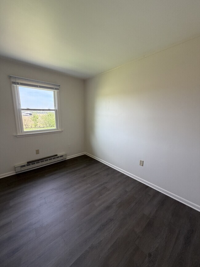 Building Photo - 8218 Brown Rd