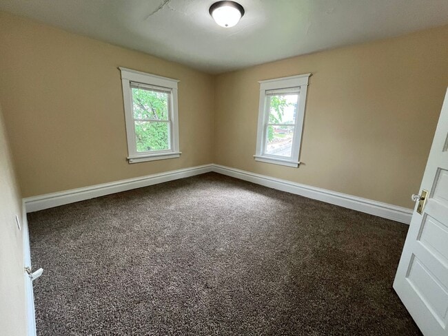 Building Photo - Spacious 4 Bed/2 Bath Rental Home!