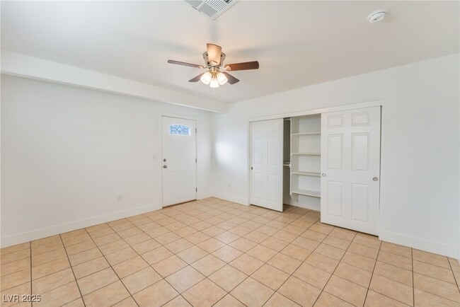 Building Photo - 1416 Cholla Way